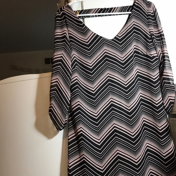 Lily Rose Chevron Blush and Black Dress - Picture 7 of 7